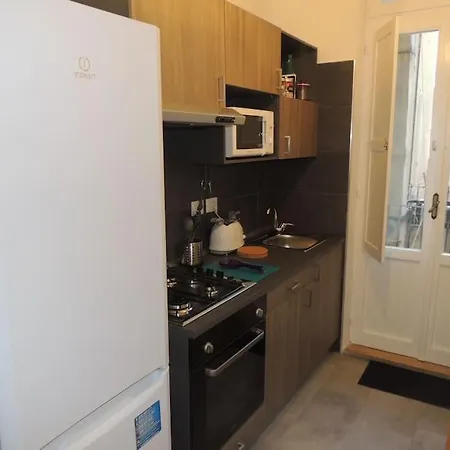 Magenta Apartment