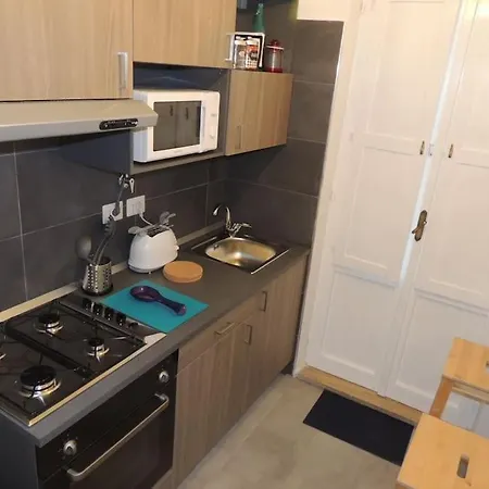 Magenta Apartment *